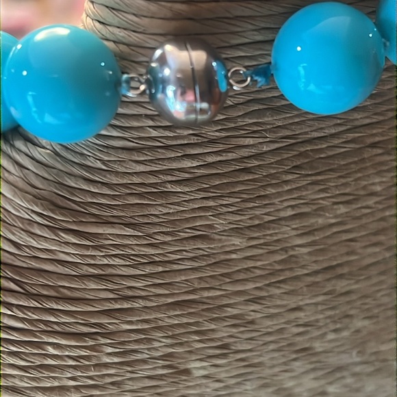 Sleeping Beauty colored Shell Pearls - Picture 4 of 6